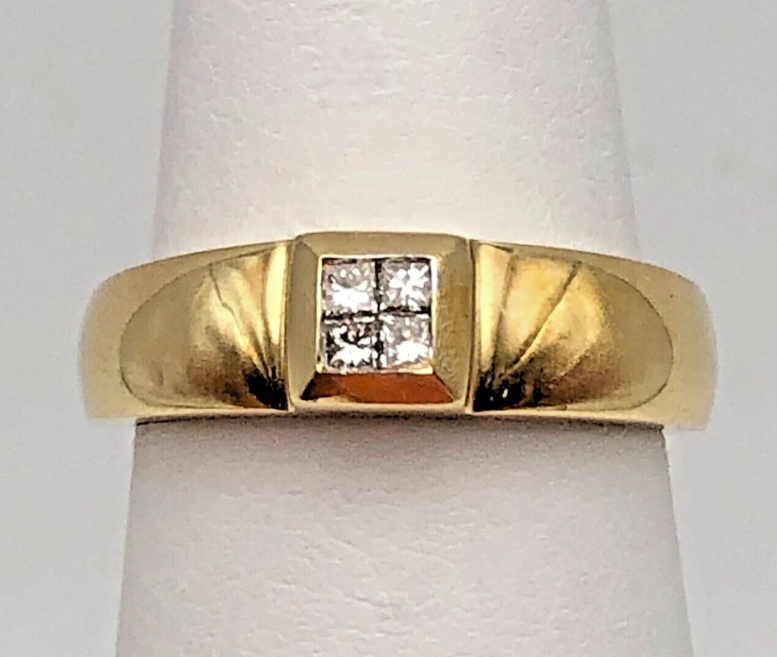 14K GOLD RING / BAND WITH 0.12CTS OF PRINCESS CUT DIAMONDS SIZE: 7 4.8G (1 of 2)
