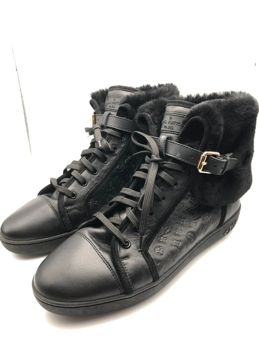 LOUIS VUITTON MONOGRAM HIGH TOP SNEAKERS WITH FUR LI017035 BLACK (SIZE: 39.5): LOUIS VUITTON Monogram High Top Sneakers with Fur LI017035 BLACK You are bidding on a LOUIS VUITTON Monogram High Top Sneakers with Fur LI017035 BLACK. The shoes have been fully checked and inspected