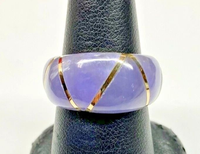 14K YELLOW GOLD RING WITH GENUINE LAVENDER JADE SIZE: 7 4.9G (1 of 2)
