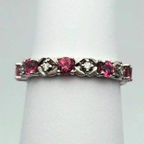14K WHITE GOLD GABRIEL & CO. RING WITH PINK TOURMALINE AND 0.08CT DIAMONDS: 14K WHITE GOLD GABRIEL & CO. RING WITH PINK TOURMALINE AND 0.08CT DIAMONDS 14k White Gold Gabriel & Co. Ring with Pink Tourmaline and 0.08ct Diamonds You are bidding on a 14k White Gold Gabriel & Co.