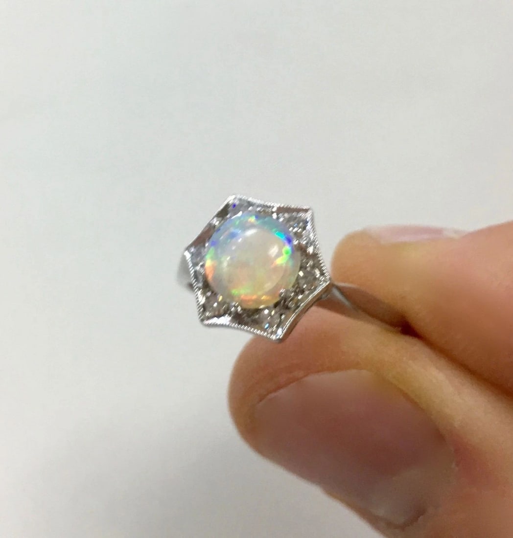 14K WHITE GOLD RING WITH OPAL AND 0.02CTS OF DIAMONDS SIZE: 6 2.8G (1 of 2)