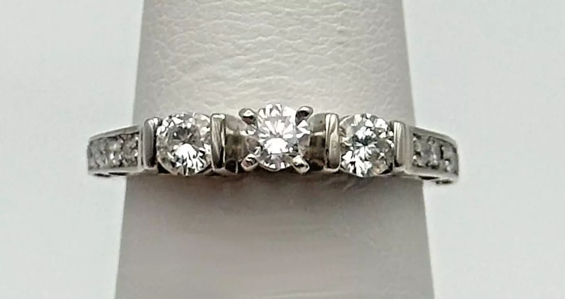 14K WHITE GOLD ENGAGEMENT STYLE RING WITH 0.50CTS OF DIAMONDS SIZE: 5 (1 of 2)