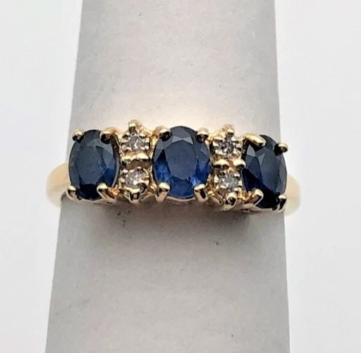 14K GOLD RING WITH NATURAL SAPPHIRES AND DIAMONDS SIZE: 6.5 2.9G (1 of 2)