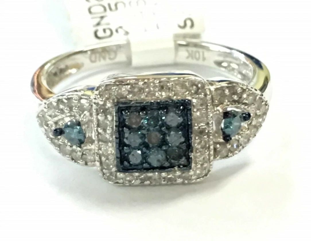 10K WHITE GOLD RING WITH WHITE AND BLUE DIAMONDS SIZE: 7 (1 of 2)