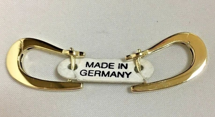 14K YELLOW GOLD OVAL HOOP EARRINGS SNAP ON BACKS (MADE IN GERMANY) 4.4G: 14K YELLOW GOLD EARRINGS (MADE IN GERMANY) 14k Yellow Gold Earrings (Made In Germany) You are bidding on new 14k Yellow Gold Earrings (Made In Germany). There may be a few minor scratches on the earri