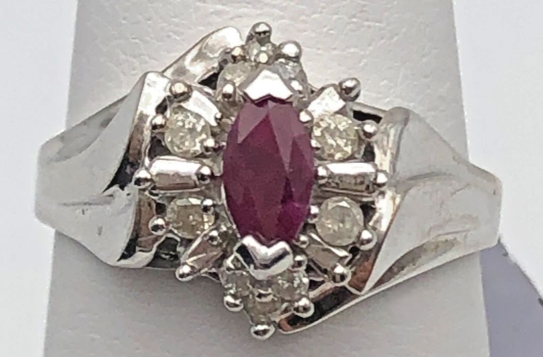 14K WHITE GOLD RING WITH CENTER RUBY AND 0.15CTS OF DIAMONDS SIZE: 6.5 4.1G (1 of 2)