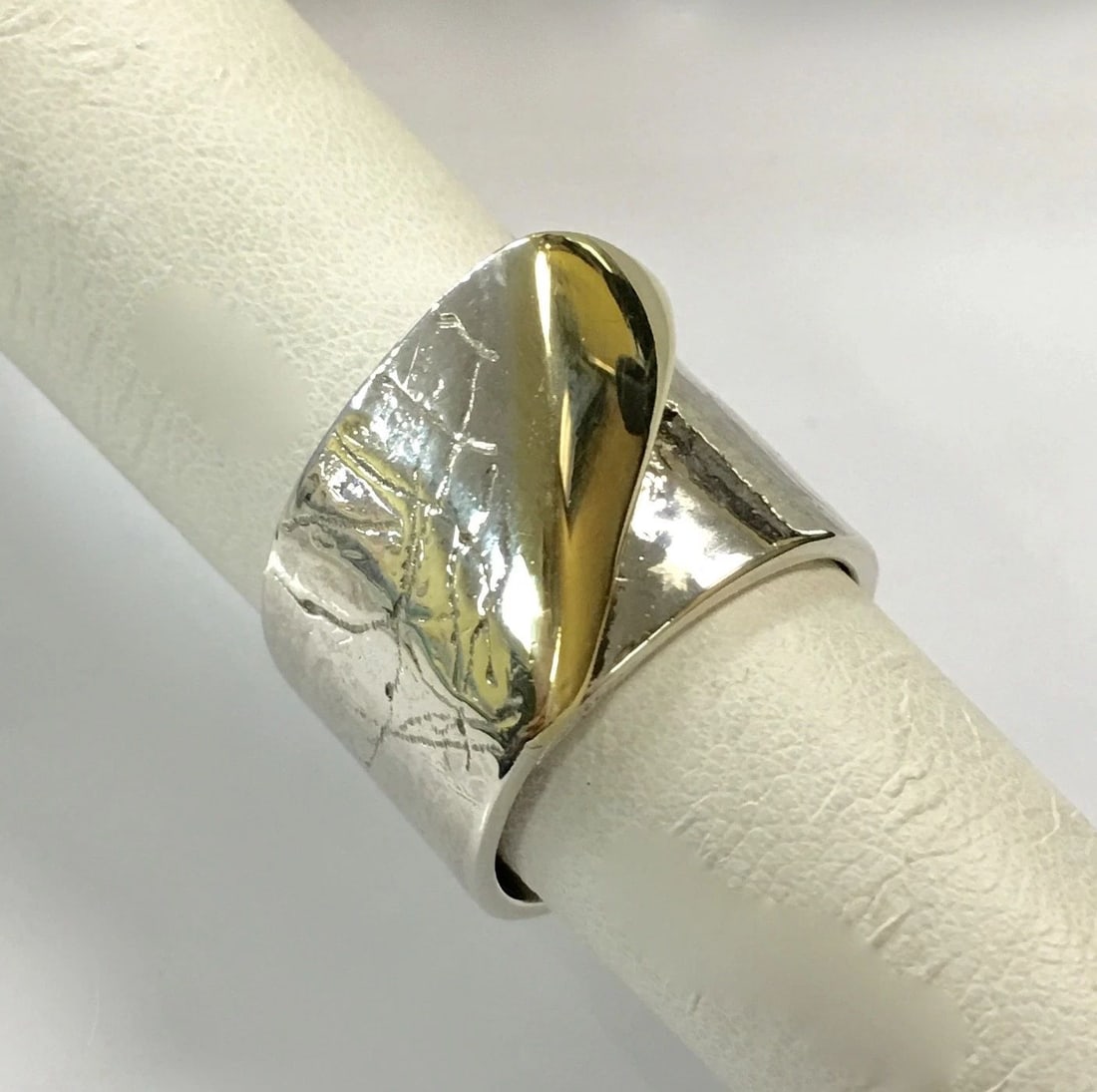 STERLING SILVER RING WITH 18K YELLOW GOLD SIZE: 7.5 (1 of 2)