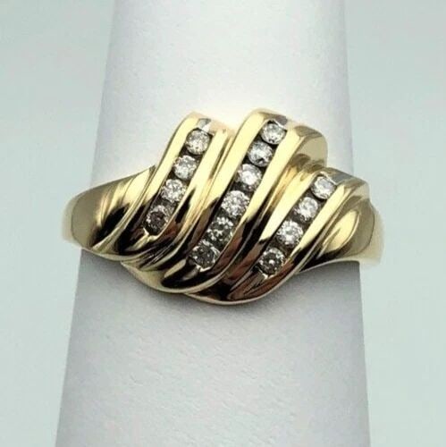 14K GOLD RING WITH THREE WAVE VERTICAL ROWS SET WITH 0.28CT DIAMONDS SIZE: 8 (1 of 2)