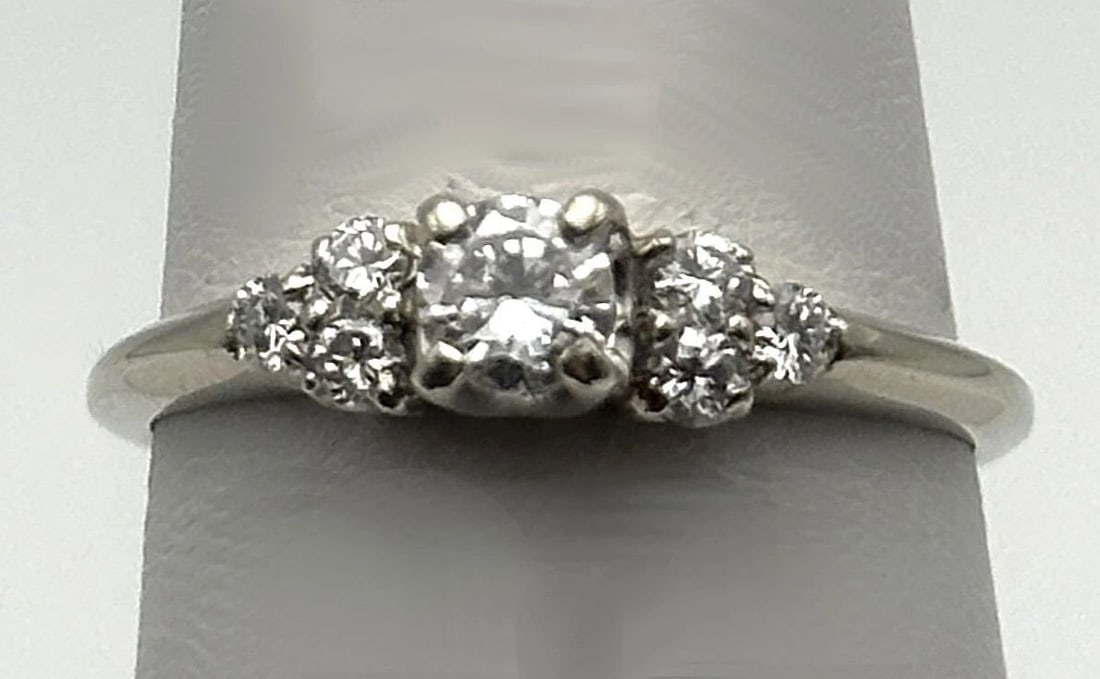 14K WHITE GOLD ENGAGEMENT STYLE RING WITH 0.44CTS NATURAL DIAMONDS SIZE: 7.25: 14K WHITE GOLD ENGAGEMENT STYLE RING WITH 0.44CTS NATURAL DIAMONDS SIZE: 7.25 14k White Gold Engagement style Ring with 0.44cts of Diamonds Condition: Used, has been cleaned Material: 14k White Gold R
