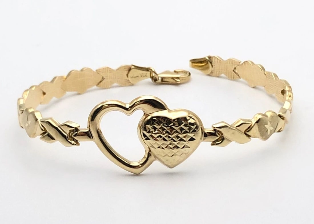 10K GOLD HEART LINKED BRACELET WITH CENTER DOUBLE HEART PIECE 7.5" 5.7 GRAMS (1 of 2)