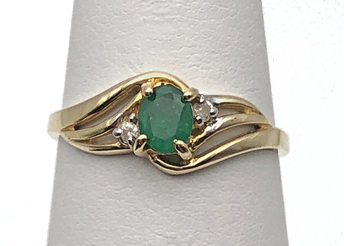 14K GOLD WAVY CURVED RING WITH EMERALD AND 0.03CTS OF DIAMONDS SIZE: 7 (1 of 2)