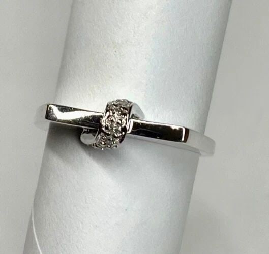 14K WHITE GOLD RING UNIQUE STYLE WITH 0.06CTS OF DIAMONDS SIZE 6.5 3.9 GRAMS (1 of 2)