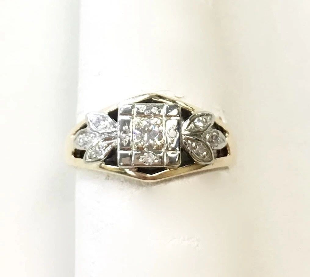 10K YELLOW GOLD RING WITH DIAMONDS (SIZE: 6.5) (1 of 2)