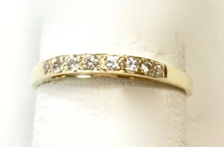 14K YELLOW GOLD RING / BAND WITH 0.12CTS OF DIAMONDS SIZE: 8 1.8G (1 of 2)