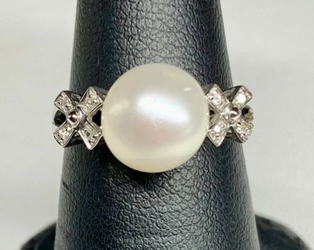 14K WHITE GOLD X ACCENTED RING WITH 9MM PEARL AND 0.04CT OF DIAMONDS SIZE 6.5 (1 of 2)
