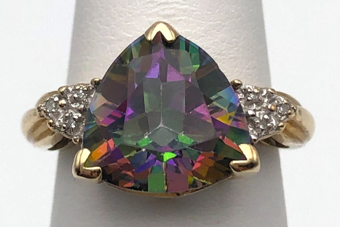 10K YELLOW GOLD RING WITH MYSTIC TOPAZ AND 0.01CTS OF DIAMONDS SIZE: 7 (1 of 2)
