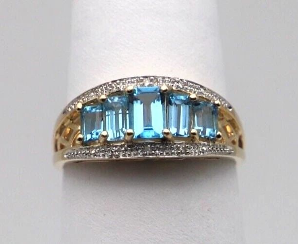 14K YELLOW GOLD RING WITH BLUE TOPAZ, TOP AND BOTTOM ACCENTED DIAMONDS SIZE: 10 (1 of 2)