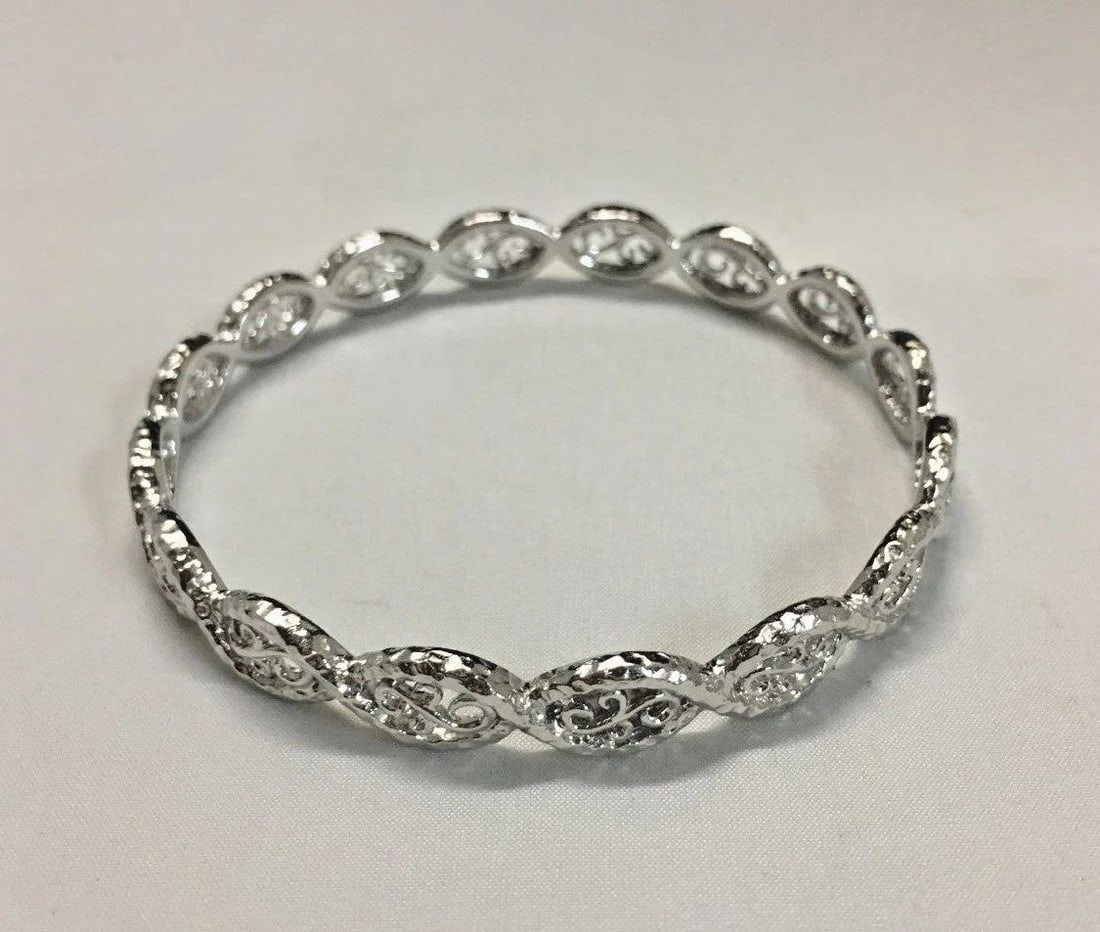 GABRIEL & CO BANGLE 925 STERLING SILVER (1 of 2)