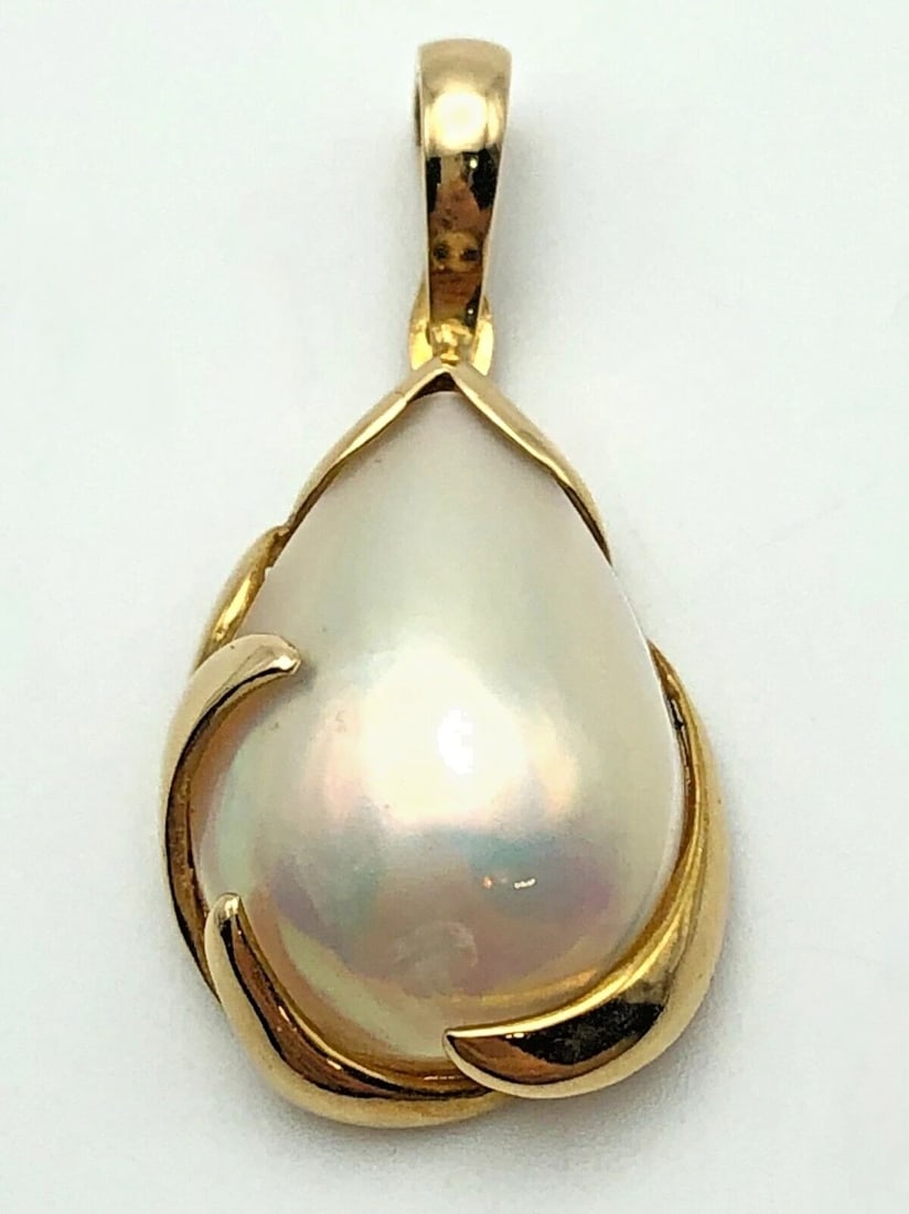 14K YELLOW GOLD PENDANT SET WITH WHITE PEAR SHAPED MABE PEARL 3.1 GRAMS (1 of 2)