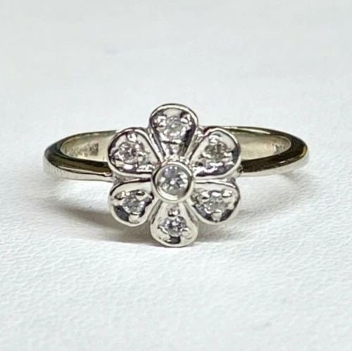 10K WHITE GOLD SUN FLOWER STYLE RING WITH 0.23CTS OF DIAMONDS SIZE: 5.5 2.3G (1 of 2)