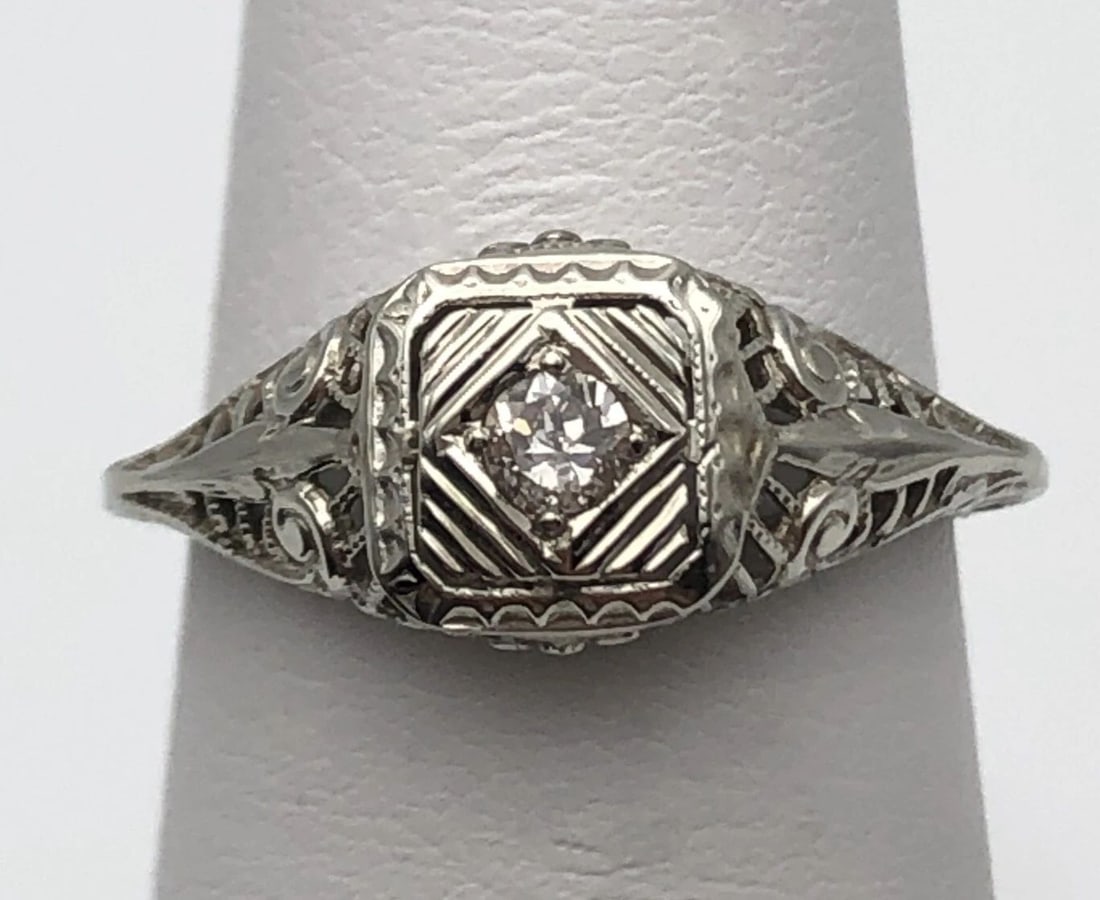 18K WHITE GOLD OLD FILIGREE RING WITH SOLITAIRE 0.10CT DIAMOND SIZE: 5.5 (1 of 2)