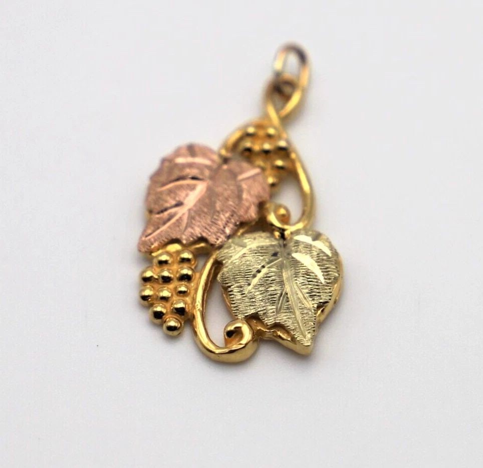 10K YELLOW GOLD PENDANT WITH BLACK HILLS GOLD LEAF'S 2.6 GRAM (1 of 2)