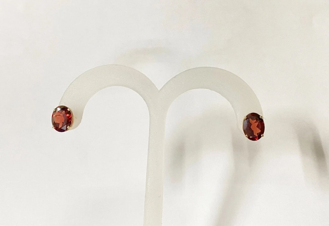 UNISEX 14K YELLOW GOLD EARRINGS WITH OVAL GARNET (1 of 2)