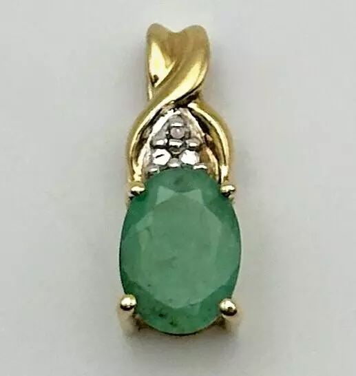 10K GOLD PENDANT WITH NATURAL EMERALD AND 0.01CTS OF DIAMONDS 1.0 GRAM (1 of 2)