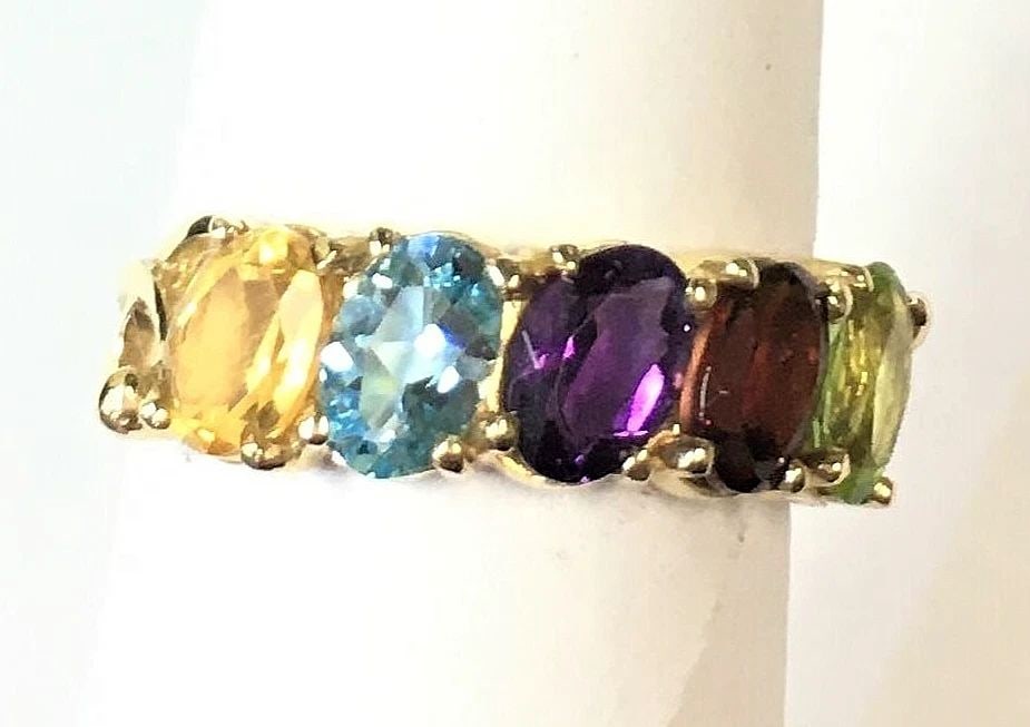 10K YELLOW GOLD MOTHERS RING WITH 5 MULTICOLORED STONES SIZE: 6.75 (1 of 2)