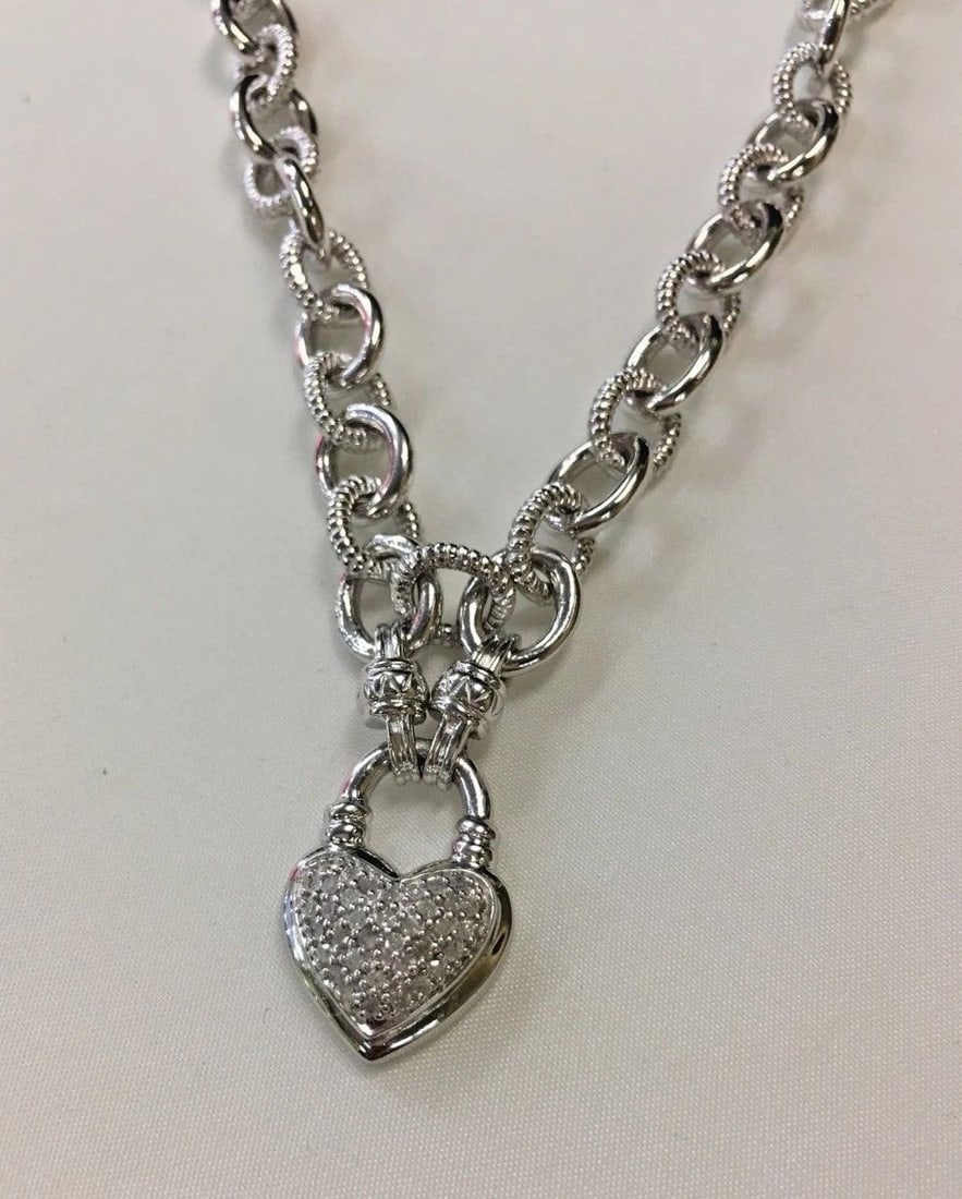 SILVER NECKLACE HEAR PENDANT WITH DIAMONDS (1 of 2)