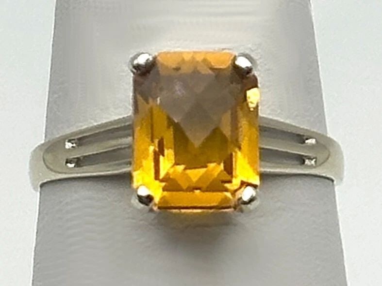 14K WHITE GOLD RING WITH RECTANGLE CUT CITRINE STONE SIZE: 6.75 1.8G (1 of 2)