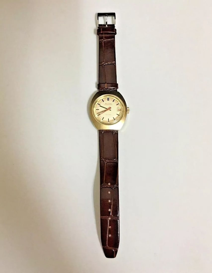 BULOVA OCEANOGRAPHER 333 FEET J218694: BULOVA OCEANOGRAPHER 333 FEET J218694 Bulova Oceanographer 333 feet J218694 You are bidding on a pre-owned Bulova Oceanographer 333 feet J218694. The watch is in excellent working condition. There are