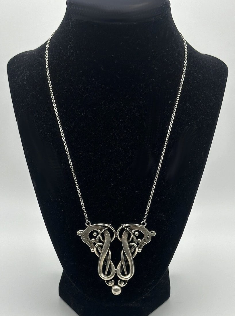925 STERLING SILVER URNES NORSE PENDANT WITH 20" CHAIN 27.1 GRAMS (1 of 2)