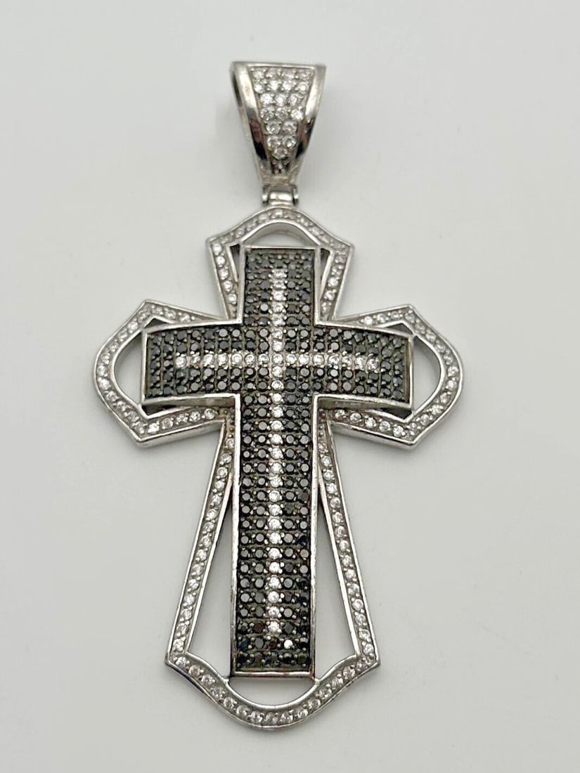 925 STERLING SILVER CROSS PENDANT AND BLACK/WHITE CUBIC ZIRCONIA 36.6 GRAMS (1 of 2)
