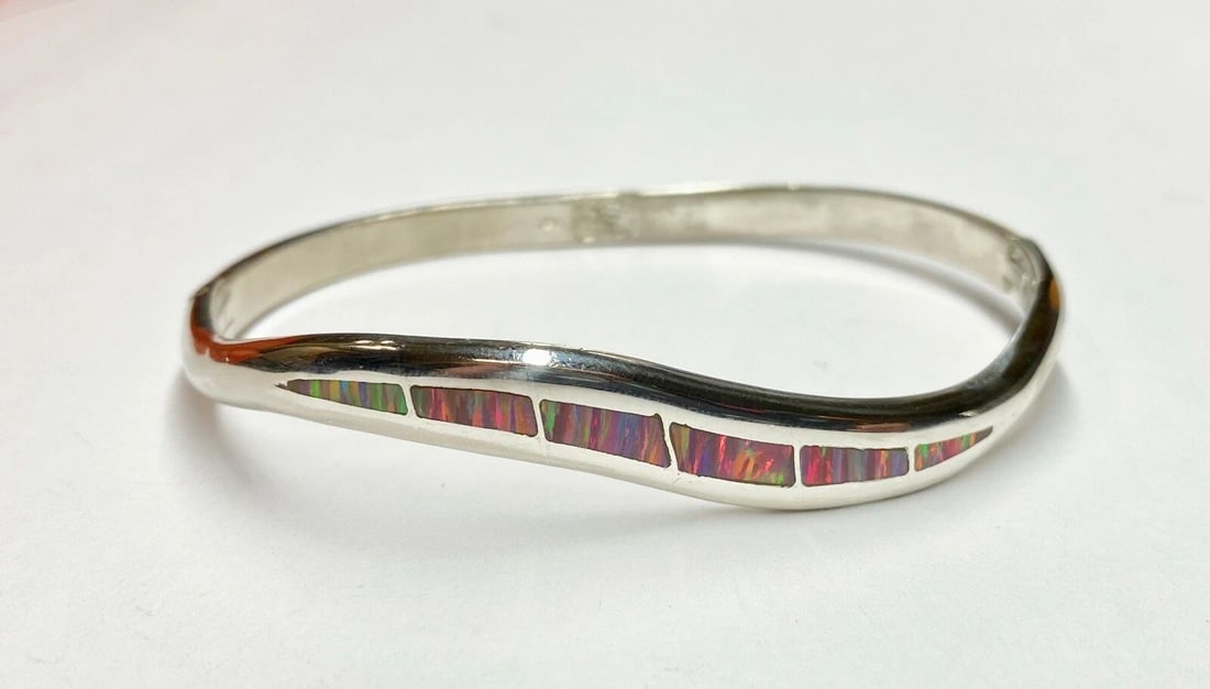 WOMEN'S STERLING SILVER HINGED BRACELET WITH SYNTHETIC OPAL INLAY (1 of 2)