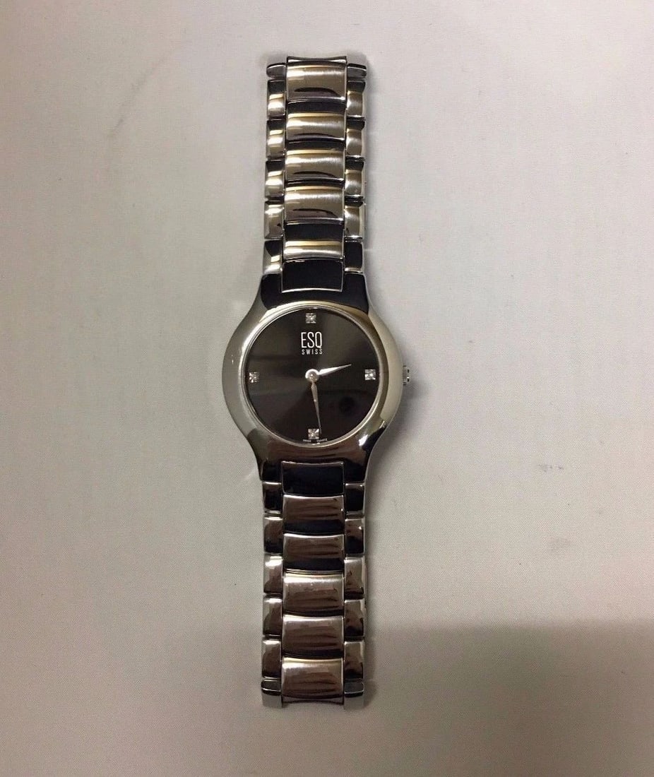 MOVADO ESQ E5230 STAINLESS STEEL WATCH (1 of 2)