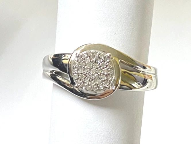 925 STERLING SILVER RING WITH 0.10CT DIAMONDS (SIZE 6.25) (1 of 2)