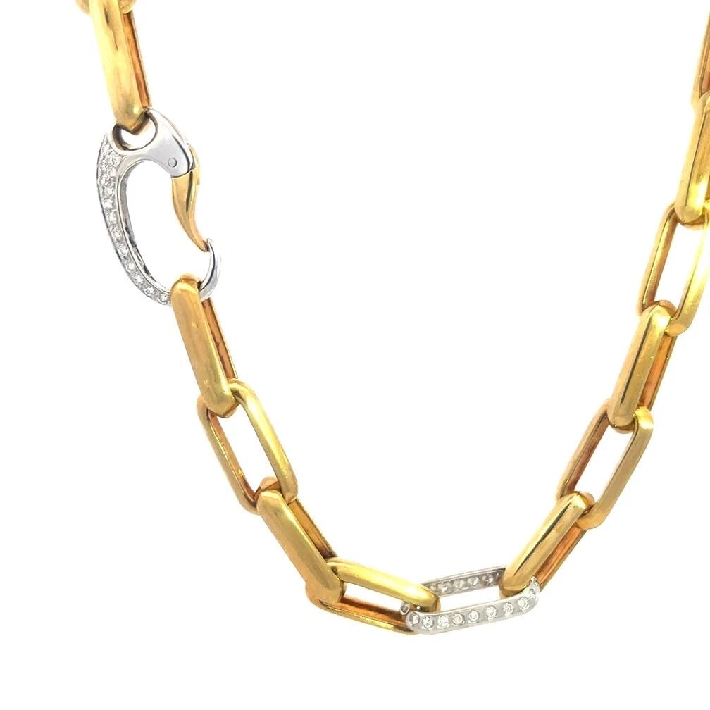GAVELLO DIAMOND GOLD NECKLACE 18K LARGE OVAL LINK CHAIN: GAVELLO DIAMOND GOLD NECKLACE 18K LARGE OVAL LINK CHAIN GAVELLO DIAMOND GOLD NECKLACE 18K LARGE OVAL LINK CHAIN This is a beautiful necklace by Gavello Jeweler, it is crafted from 18k yellow gold