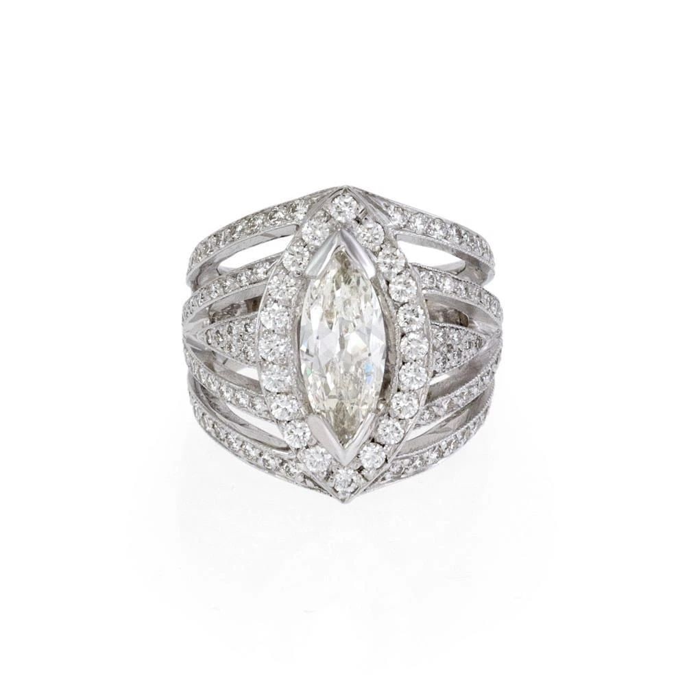 GORGEOUS 2.67CT MARQUISE ROUND DIAMOND 18K WHITE GOLD LARGE COCKTAIL RING (1 of 2)