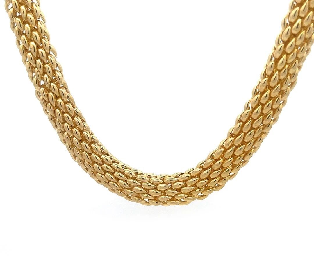 CHAUMET PARIS GOLD MESH NECKLACE 18K YELLOW COLLAR STYLE 109 GRAMS: CHAUMET PARIS GOLD MESH NECKLACE 18K YELLOW COLLAR STYLE 109 GRAMS This is a gorgeous authentic collar necklace by Chaumet, it is crafted from 18k yellow gold featuring a 9mm wide mesh link and 6mm hi