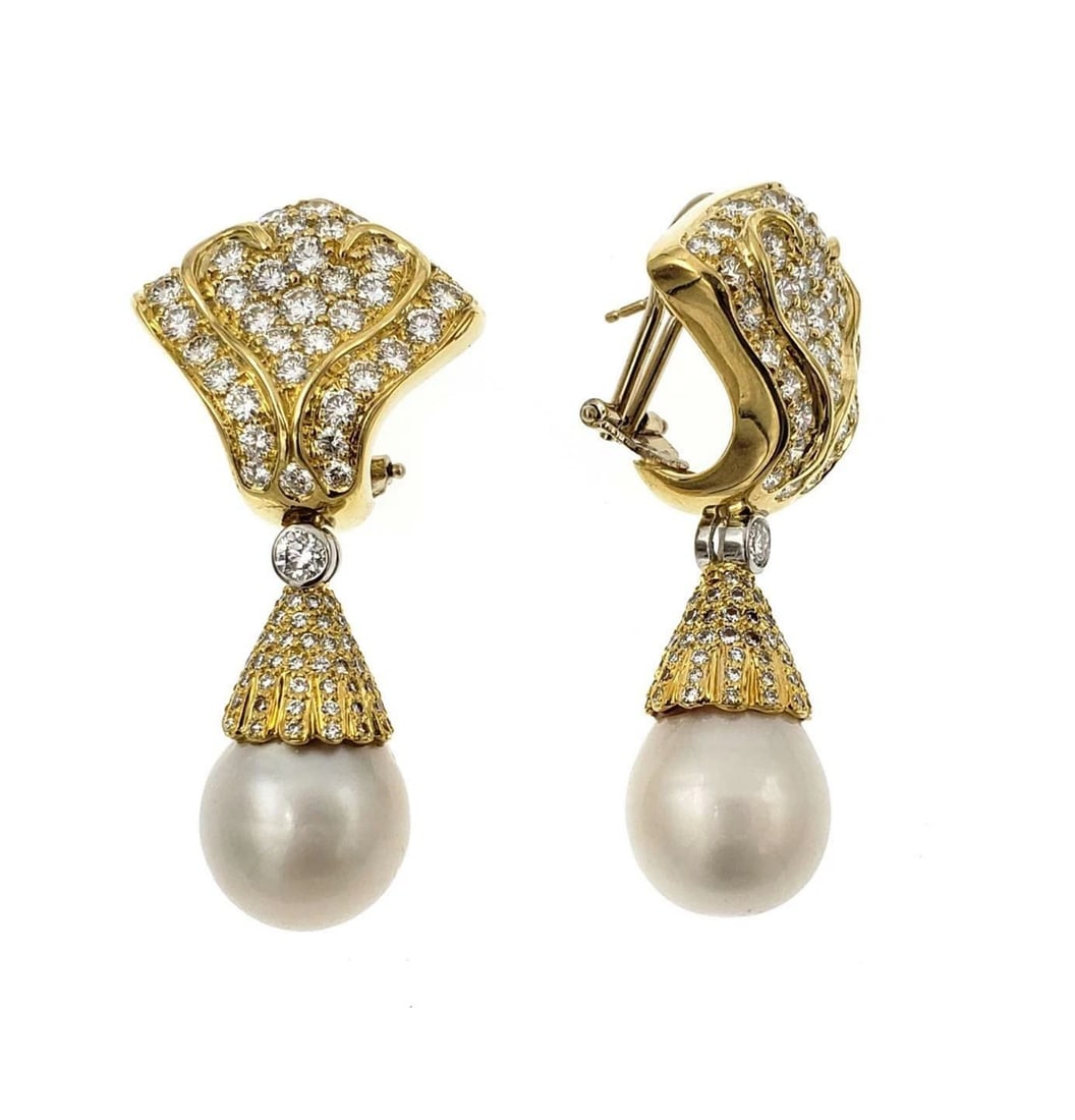 BVCCIARI SIGNED 9CT DIAMOND PEARLS 18K YELLOW GOLD PLATINUM DANGLE EARRINGS: BVCCIARI SIGNED 9CT DIAMOND PEARLS 18K YELLOW GOLD PLATINUM DANGLE EARRINGS BVCCIARI SIGNED 9CT DIAMOND PEARLS 18K YELLOW GOLD PLATINUM DANGLE EARRINGS Bvcciari Signed 9ct Diamond Pearls 18k Yellow
