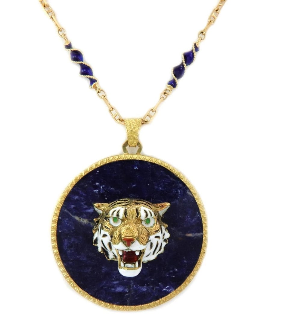 ESTATE LAPIS ENAMEL 18K YELLOW GOLD 3D TIGER HEAD ROUND PENDANT & CHAIN: ESTATE LAPIS ENAMEL 18K YELLOW GOLD 3D TIGER HEAD ROUND PENDANT & CHAIN ESTATE LAPIS ENAMEL 18K YELLOW GOLD 3D TIGER HEAD ROUND PENDANT & CHAIN Estate Lapis Enamel 18k Yellow Gold 3D Tiger Head Round