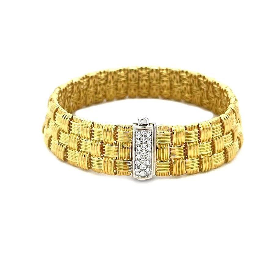 ROBERTO COIN APPASSIONATO BRACELET DIAMOND 18K GOLD BASKET WEAVE FLEX LINK: ROBERTO COIN APPASSIONATO BRACELET DIAMOND 18K GOLD BASKET WEAVE FLEX LINK Authentic by Roberto Coin from the Appassionato Collection. This beautiful bracelet is crafted from 18k yellow gold with whit