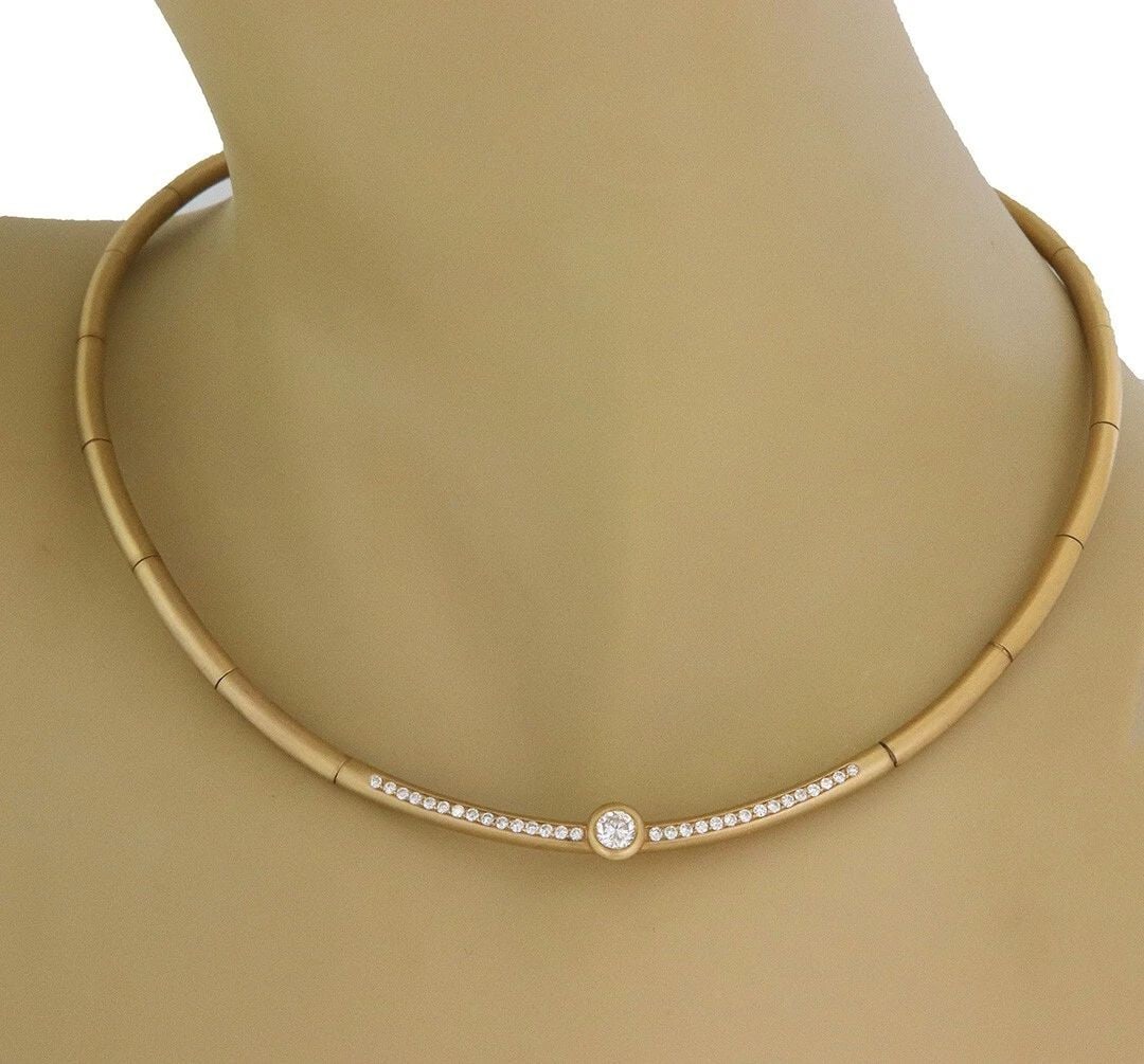 H.STERN DIAMONDS 18K YELLOW GOLD TUBE LINK COLLAR NECKLACE: H.STERN DIAMONDS 18K YELLOW GOLD TUBE LINK COLLAR NECKLACE H.STERN DIAMONDS 18K YELLOW GOLD TUBE LINK COLLAR NECKLACE H. Stern Diamonds 18k Yellow Gold Tube Link Collar Necklace Description This elega
