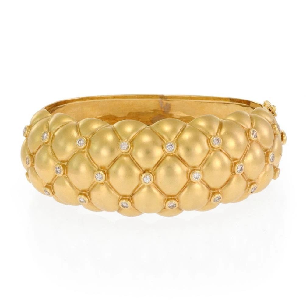 DIAMOND 18K BRACELET YELLOW GOLD QUILTED EMBOSSED STYLE DOME BANGLE (1 of 2)