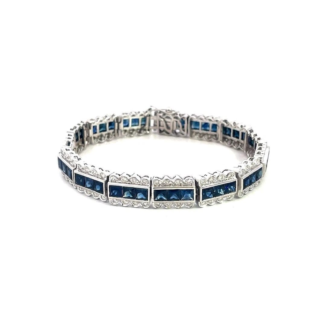 DIAMOND SAPPHIRE GOLD BRACELET 18K WHITE RECTANGLE FLEX LINKS: DIAMOND SAPPHIRE GOLD BRACELET 18K WHITE RECTANGLE FLEX LINKS DIAMOND SAPPHIRE GOLD BRACELET 18K WHITE RECTANGLE FLEX LINKS Absolutely stunning! This eye-catching bracelet is crafted from 18k white go