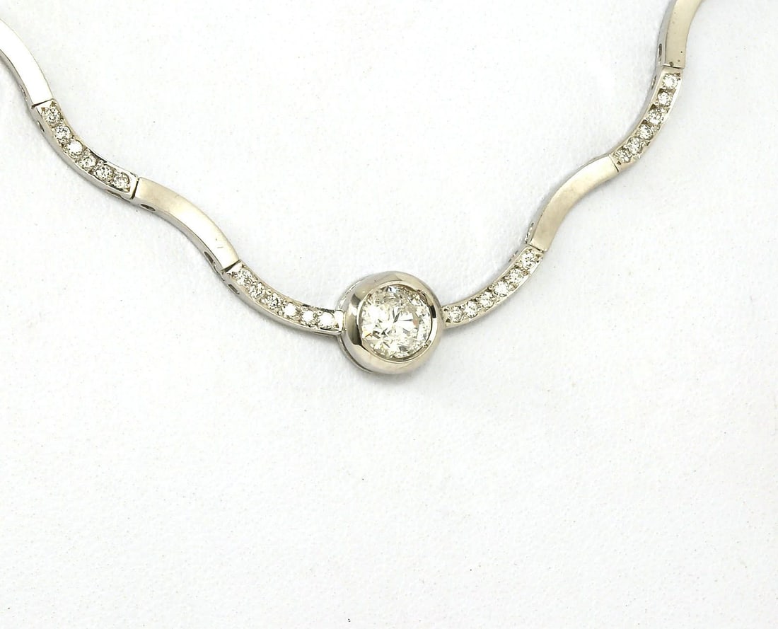 DIAMOND GOLD COLLAR NECKLACE 18K WHITE CURVED BAR LINK DESIGN: DIAMOND GOLD COLLAR NECKLACE 18K WHITE CURVED BAR LINK DESIGN This gorgeous collar necklace is a piece of fine jewelry featuring 18k white gold with long curved bars which alternates with polished and