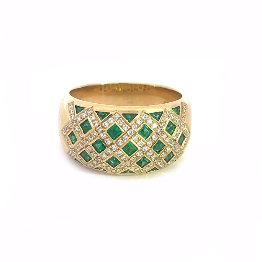 KURT WAYNE DIAMOND EMERALD RING DOME DIAMOND DESIGN: KURT WAYNE DIAMOND EMERALD RING DOME DIAMOND DESIGN KURT WAYNE DIAMOND EMERALD RING DOME DIAMOND DESIGN This is a stunning wide dome band by designer Kurt Wayne, it is crafted from 18k yellow gold fea