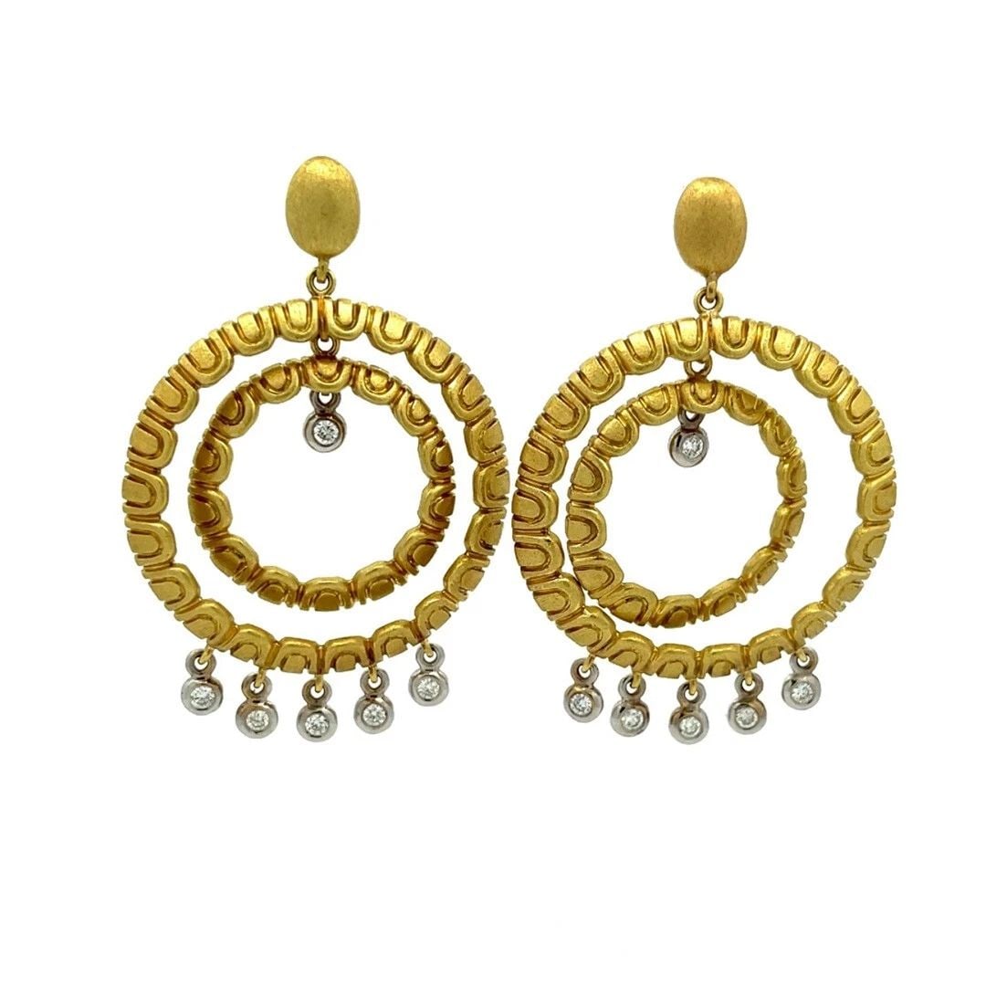 MAZ DIAMOND 18K YELLOW GOLD SCALLOP STYLE DOUBLE HOOP DANGLE EARRINGS: MAZ DIAMOND 18K YELLOW GOLD SCALLOP STYLE DOUBLE HOOP DANGLE EARRINGS MAZ DIAMOND 18K YELLOW GOLD SCALLOP STYLE DOUBLE HOOP DANGLE EARRINGS Maz Diamond 18k Yellow Gold Scallop Style Double Hoop Dangle