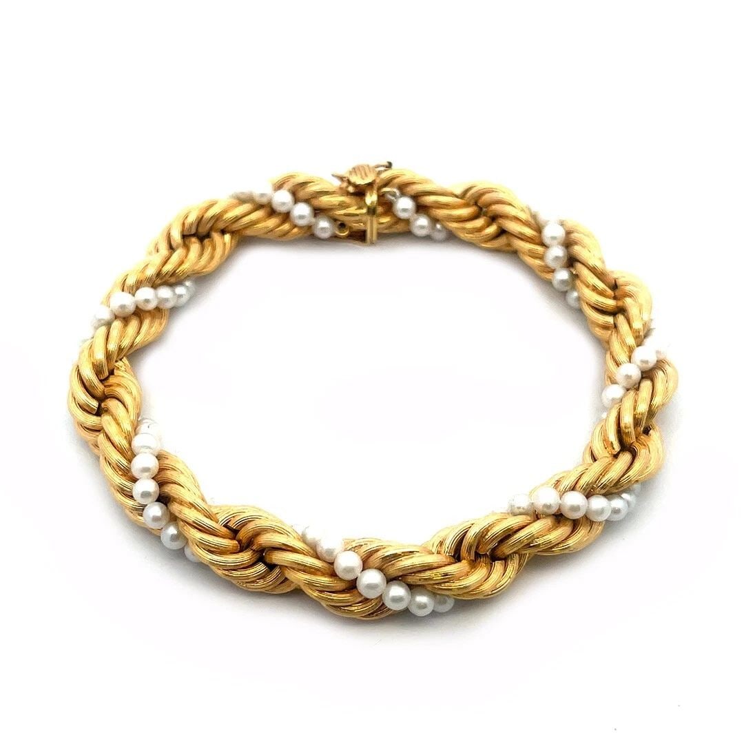 PEARLS TWISTED ROPE BRACELET 18K YELLOW GOLD SATIN ROPE & STRING PEARL STYLE: PEARLS TWISTED ROPE BRACELET 18K YELLOW GOLD SATIN ROPE & STRING PEARL STYLE PEARLS TWISTED ROPE BRACELET 18K YELLOW GOLD SATIN ROPE & STRING PEARL STYLE This is a beautiful rope bracelet; it is craft
